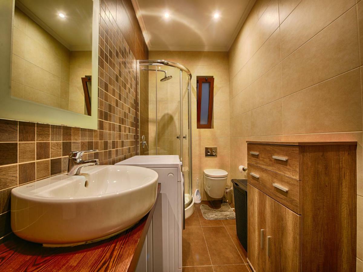 Anthony'S Maisonette Qala Exterior foto